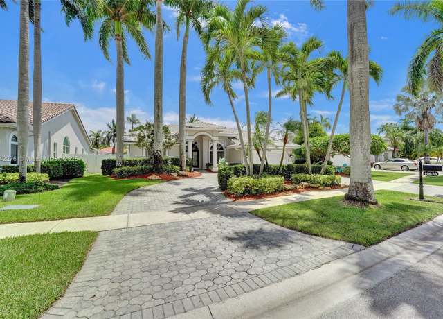 Property at 10828 NW 5th St, Plantation, FL 33324, 4 beds, 2.5 baths