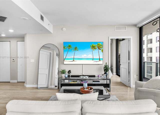 Property at 55 SW 9th St #3601, Miami, FL 33130, 2 beds, 2 baths
