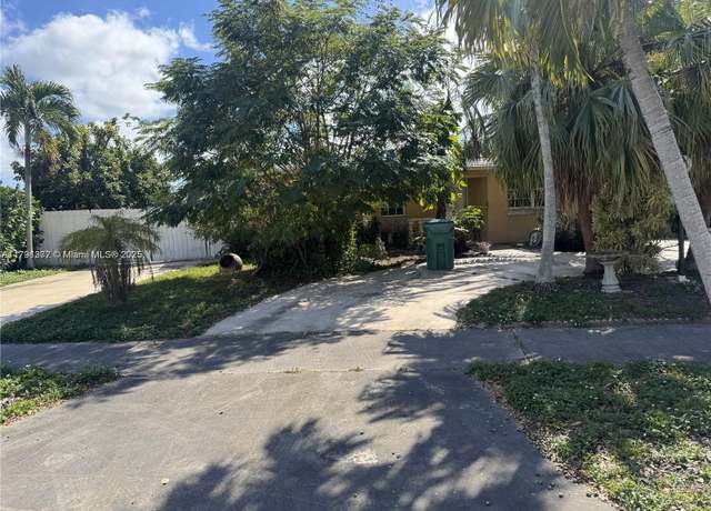 Property at 11462 SW 42nd St, Miami, FL 33165, 3 beds, 2 baths