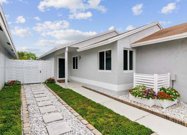 Property at 10911 SW 12th St, Pembroke Pines, FL 33025, 2 beds, 2 baths