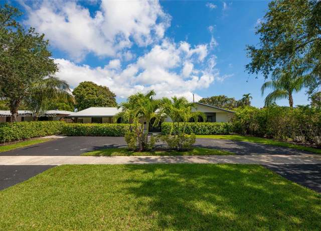 Property at 2117 NE 62nd St, Fort Lauderdale, FL 33308, 3 beds, 2 baths