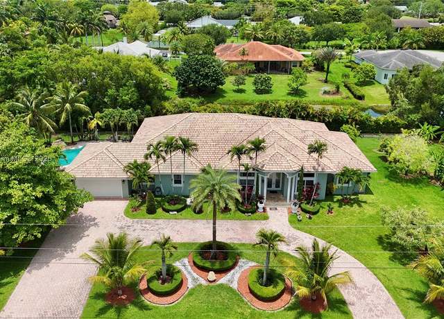 Property at 16541 SW 62nd St, Southwest Ranches, FL 33331, 4 beds, 4.5 baths