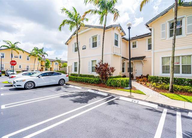 Property at 153 SE 28th Pl #2, Homestead, FL 33033, 3 beds, 3 baths