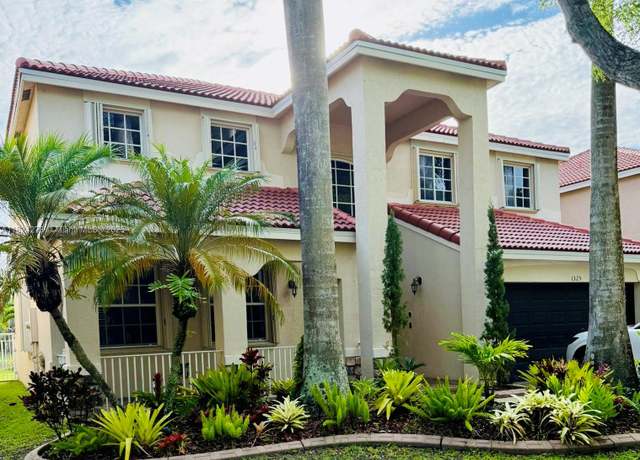 Property at 1325 Chenille Cir, Weston, FL 33327, 4 beds, 2.5 baths