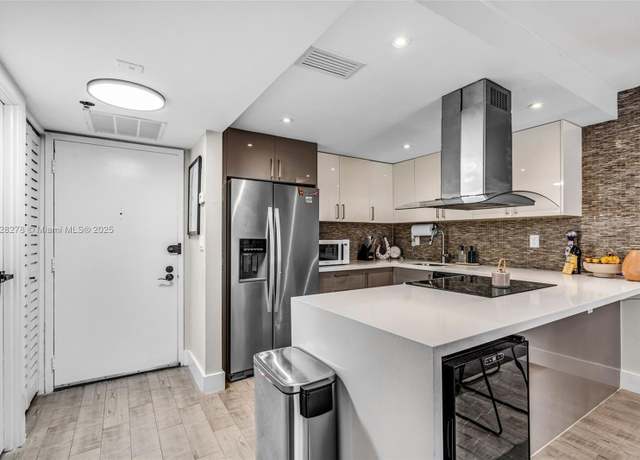 Property at 20367 W Country Club Dr Unit L25, Aventura, FL 33180, 1 bed, 1.5 baths
