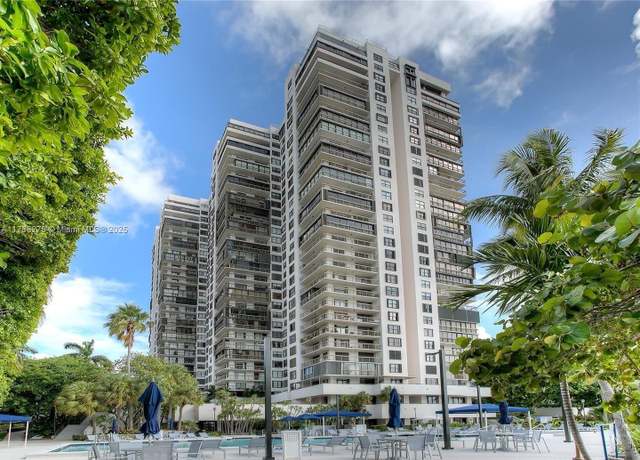 Property at 2333 Brickell Ave #208, Miami, FL 33129, 1 bed, 1.5 baths