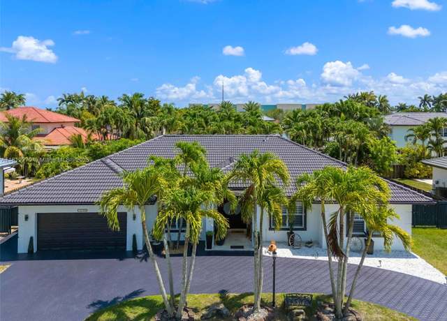 Property at 15760 SW 45th St, Miami, FL 33185, 4 beds, 4 baths