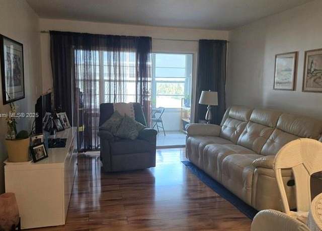 Property at 8595 Sunrise Lakes Blvd #305, Sunrise, FL 33322, 1 bed, 1 bath