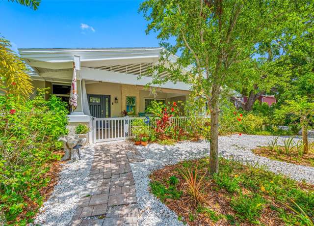 Property at 400 5th Ave S, Clearwater, FL 34695, 7 beds, 5 baths