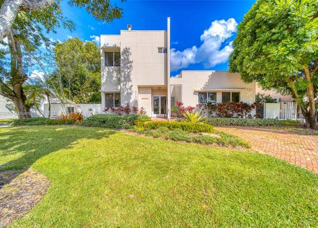 Property at 9753 SW 93rd Ter, Miami, FL 33176, 4 beds, 3 baths