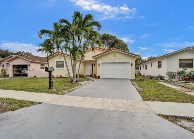 Property at 2444 Raleigh St, Hollywood, FL 33020, 3 beds, 2 baths