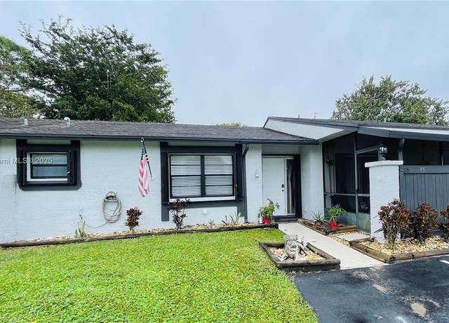 Property at 85 Conaskonk Cir #85, Royal Palm Beach, FL 33411, 3 beds, 2 baths