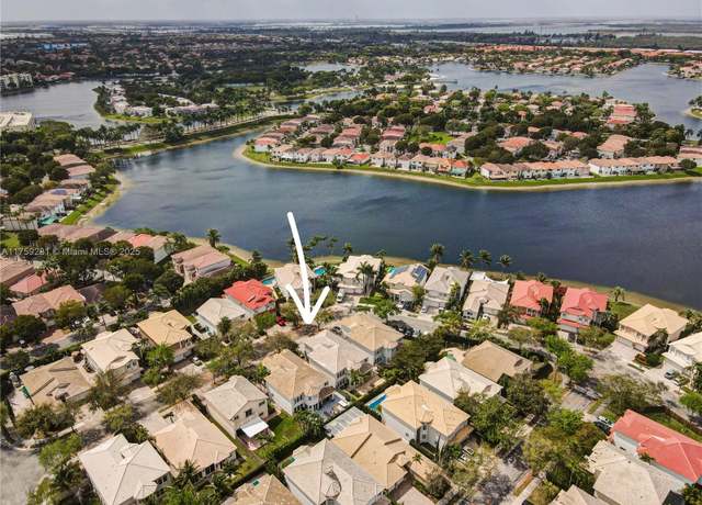 Property at 10773 NW 69th Ter, Doral, FL 33178, 5 beds, 3 baths