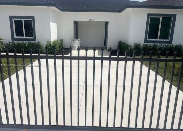 Property at 11870 SW 220th St, Miami, FL 33170, 12 beds, 6 baths