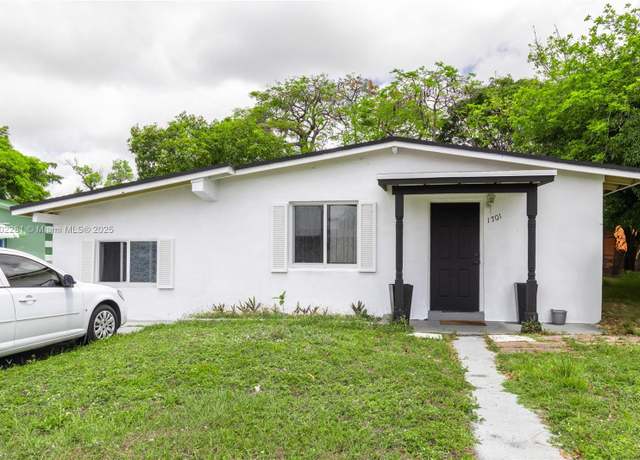 Property at 1701 NW 15th Ct, Fort Lauderdale, FL 33311, 4 beds, 2 baths
