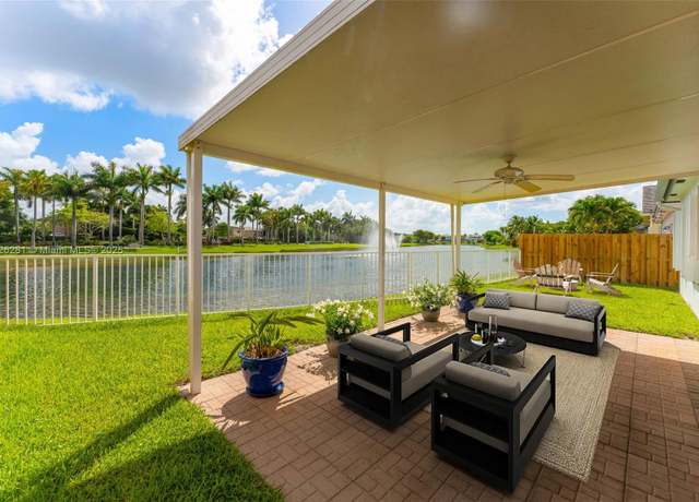 Property at 3377 NE 2nd Dr, Homestead, FL 33033, 4 beds, 3 baths