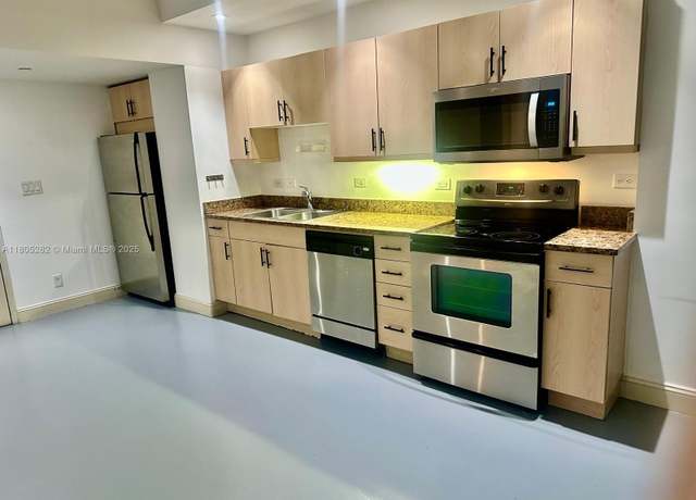 Property at 111 E Flagler #702, Miami, FL 33131, 1 bed, 1 bath