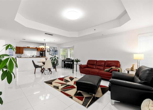 Property at 18408 NE 27th Ct #18408, Aventura, FL 33160, 3 beds, 2.5 baths