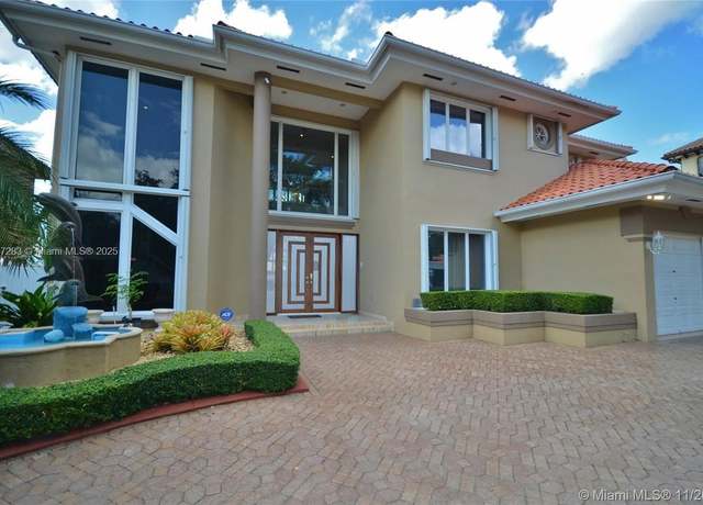 Property at 16232 NW 79th Ave, Miami Lakes, FL 33016, 5 beds, 4.5 baths