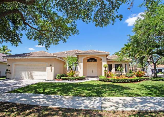 Property at 3848 Oak Ridge Cir, Weston, FL 33331, 4 beds, 3 baths