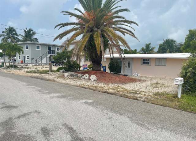 Property at 185 Gardenia St, Tavernier, FL 33070, 2 beds, 1 bath