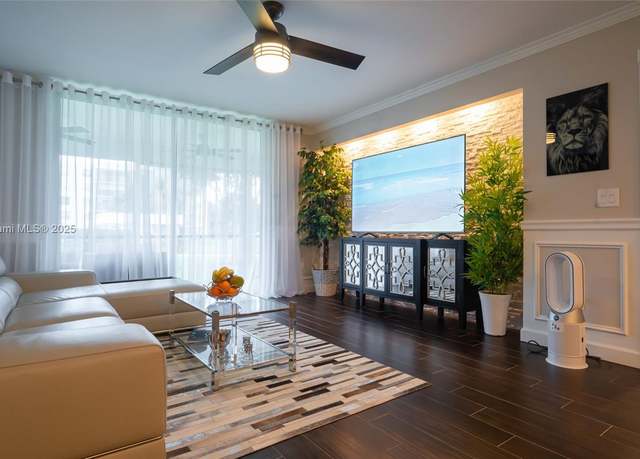 Property at 6500 NW 2nd Ave #114, Boca Raton, FL 33487, 3 beds, 2 baths