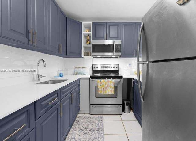 Property at 325 NW 72nd Ave #308, Miami, FL 33126, 2 beds, 2 baths