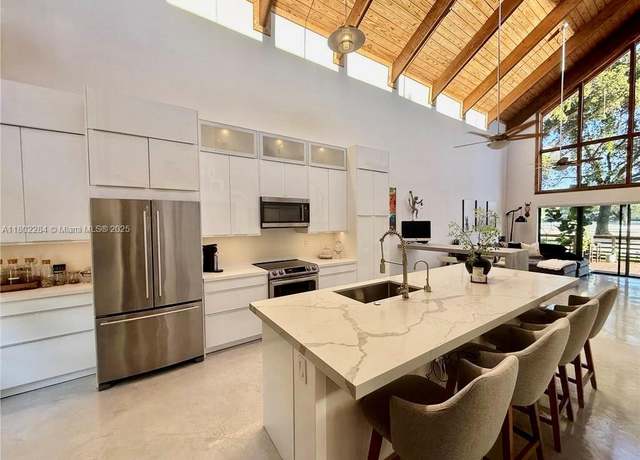 Property at 8961 SW 6th Ct, Plantation, FL 33324, 3 beds, 2.5 baths