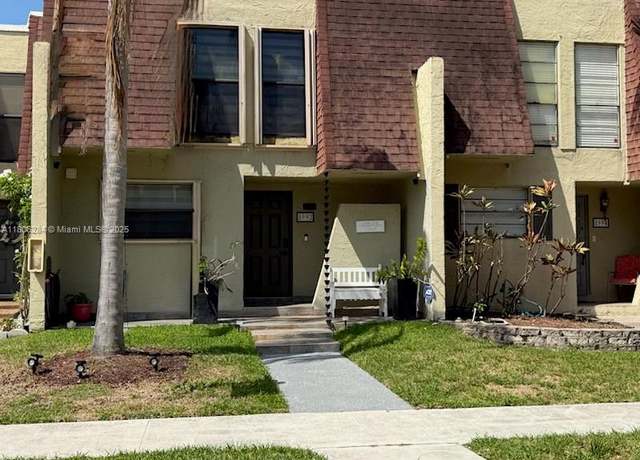 Property at 8992 Palm Tree Ln #8992, Pembroke Pines, FL 33024, 3 beds, 2.5 baths
