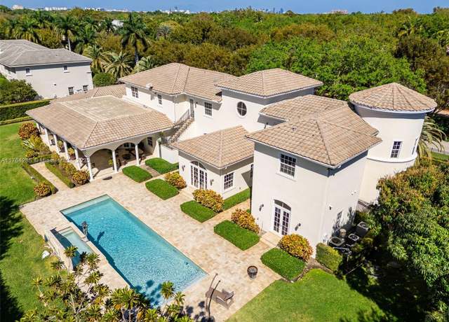 Property at 9076 SW 59th Ct, Pinecrest, FL 33156, 8 beds, 8.5 baths