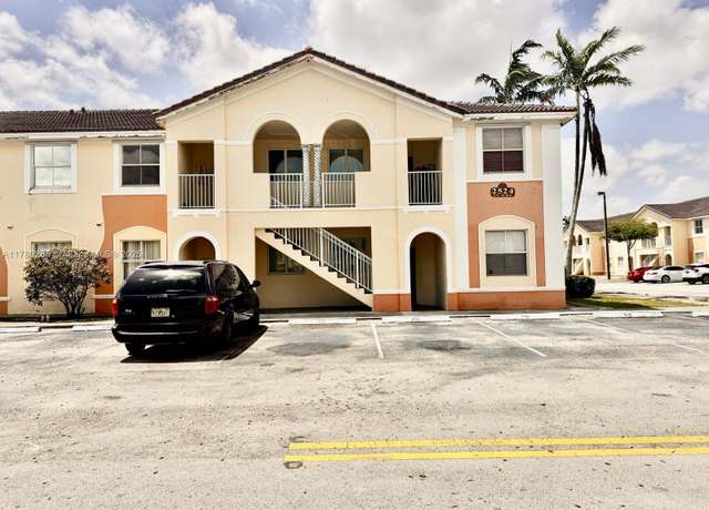 Property at 2524 SE 16th Rd #201, Homestead, FL 33035, 3 beds, 2 baths