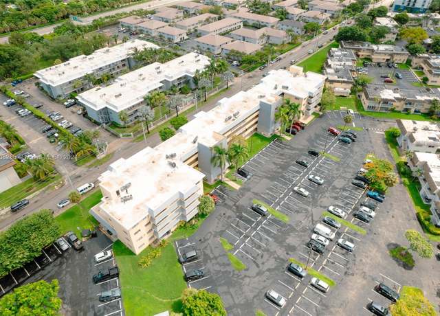 Property at 7410 SW 82nd St Unit K406, Miami, FL 33143, 3 beds, 2 baths