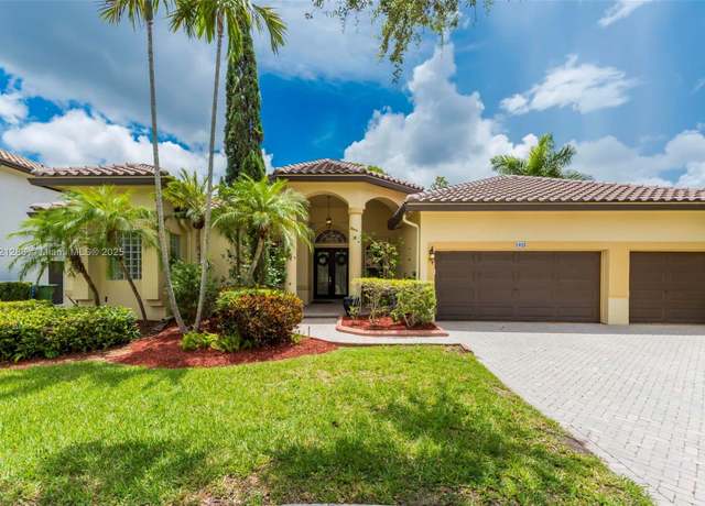 Property at 1925 NW 167th Ter, Pembroke Pines, FL 33028, 5 beds, 3 baths
