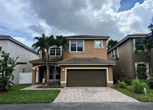 Property at 3830 SW 48th Ct, Fort Lauderdale, FL 33312, 3 beds, 2.5 baths