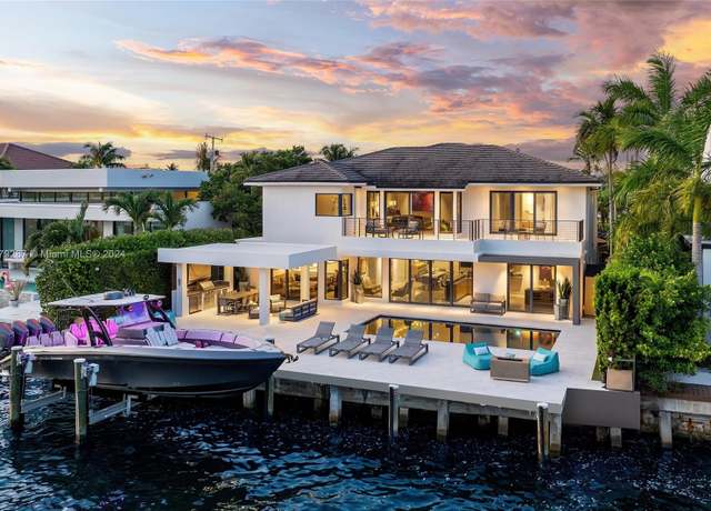 Property at 2370 Bayview Ln, North Miami, FL 33181, 6 beds, 6.5 baths