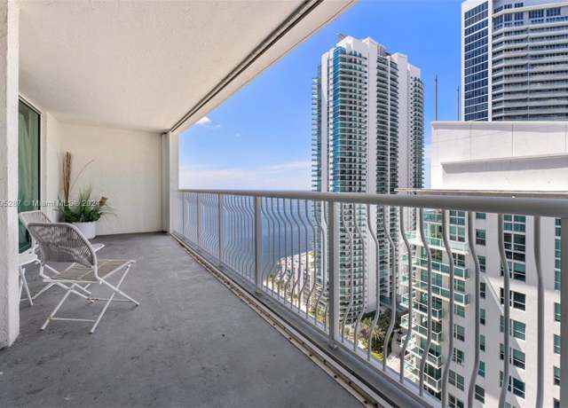 Property at 1200 Brickell Bay Dr #2707, Miami, FL 33131, 1 bed, 1 bath