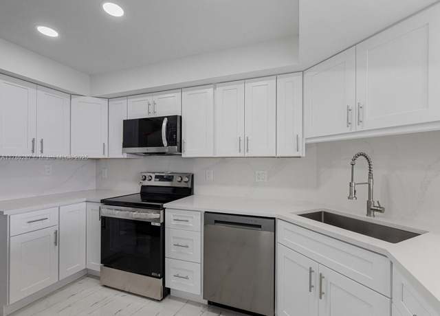 Property at 2000 Presidential Way #901, West Palm Beach, FL 33401, 3 beds, 2 baths