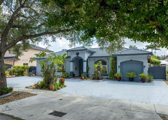 Property at 16523 NW 77th Path, Miami Lakes, FL 33016, 3 beds, 2 baths