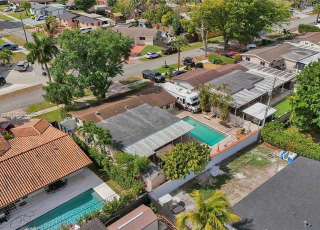 Property at 7825 NW 174th St, Hialeah, FL 33015, 3 beds, 2 baths