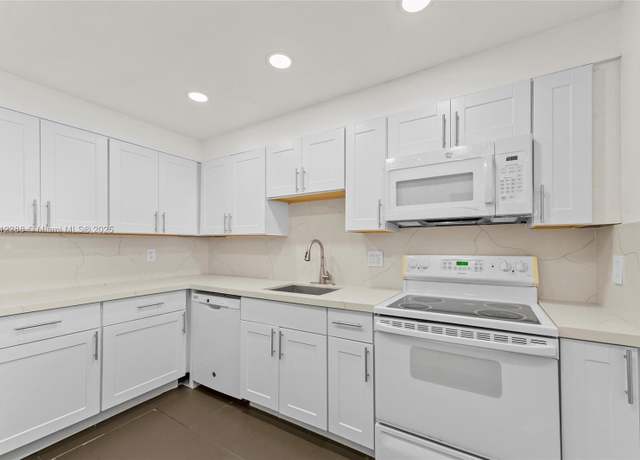 Property at 3253 Foxcroft Rd Unit G312, Miramar, FL 33025, 2 beds, 2 baths