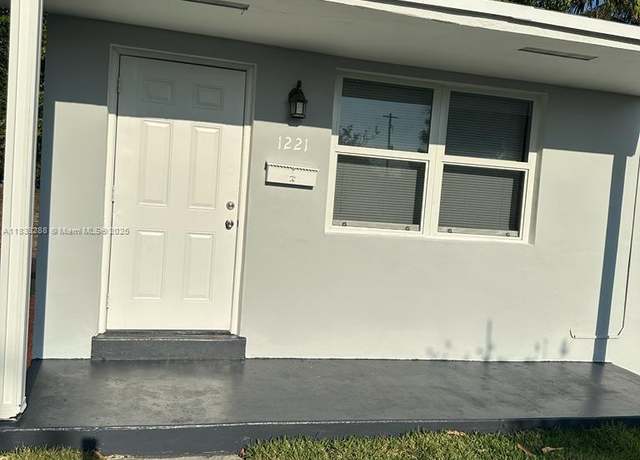 Property at 1219 N 20th Ave, Hollywood, FL 33020, 3 beds, 2 baths