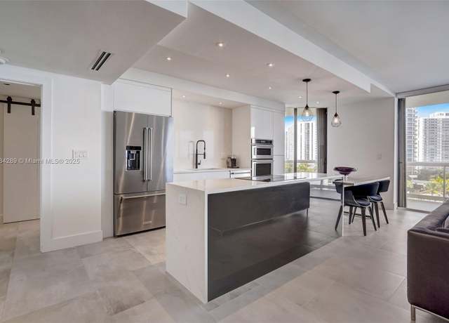 Property at 20191 E Country Club Dr #802, Aventura, FL 33180, 2 beds, 2 baths
