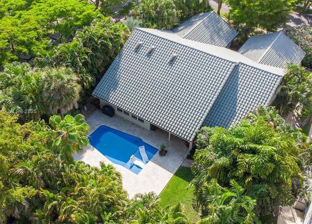 Property at 2215 SW 14th Pl, Boca Raton, FL 33486, 4 beds, 2.5 baths