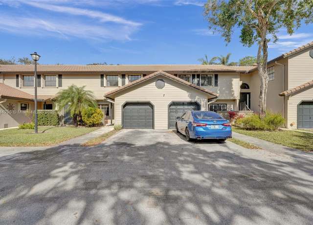 Property at 9007 Vineyard Lake Dr #9007, Plantation, FL 33324, 3 beds, 2.5 baths