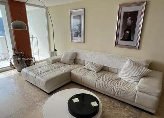 Property at 555 NE 15th St Unit 28J, Miami, FL 33132, 1 bed, 1.5 baths