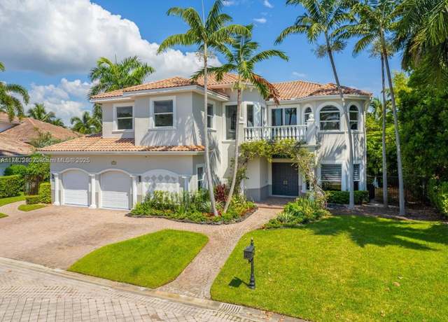 Property at 1031 Harbor Ct, Hollywood, FL 33019, 6 beds, 5.5 baths