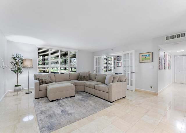Property at 7225 Promenade Dr #102, Boca Raton, FL 33433, 3 beds, 2.5 baths