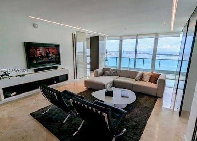 Property at 1331 Brickell Bay Dr #4303, Miami, FL 33131, 2 beds, 3 baths