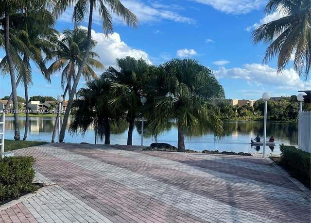 Property at 9351 Fontainebleau Blvd Unit B220, Miami, FL 33172, 2 beds, 1.5 baths