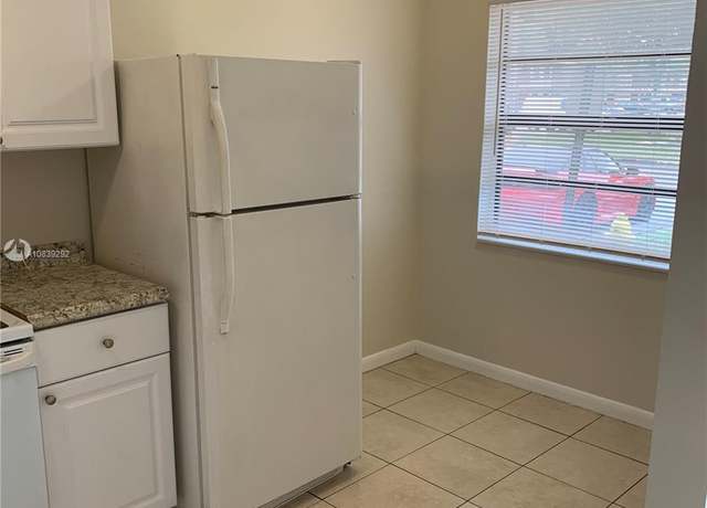 Property at 4020 Lakeside Dr #4020, Tamarac, FL 33319, 2 beds, 1 bath